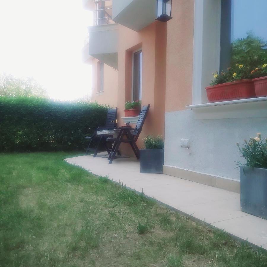 Saint Nicholas Varna Lovely 2 Bedroom Apartment With Sunny Garden Exterior foto