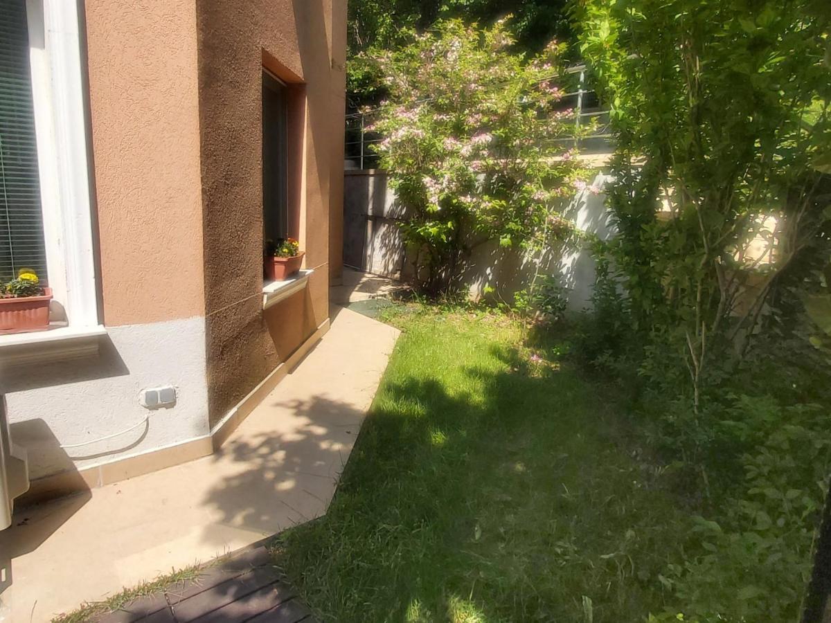 Saint Nicholas Varna Lovely 2 Bedroom Apartment With Sunny Garden Exterior foto